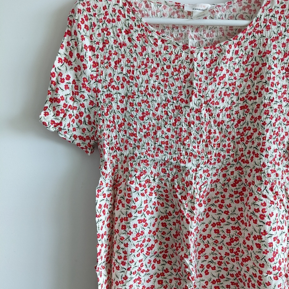 Red floral patterned blouse - Picture 3 of 5